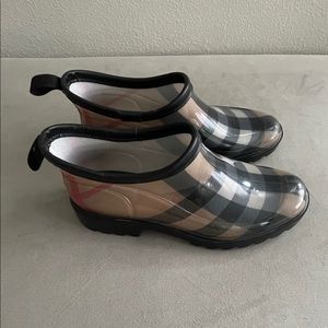 Burberry Nova Check Ankle Rain Boots • Size 37 • Excellent Condition